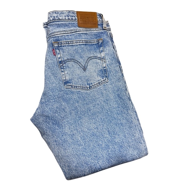 Levi’s Wedgie Straight Light Wash Blue Classic Denim Jeans size: W30 - US 8 - Picture 4 of 10